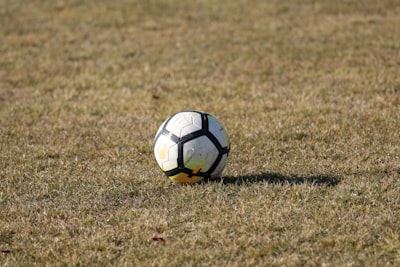هدافي الدوري الإنجليزي الممتازمن يتصدر السباق هذا الموسم؟